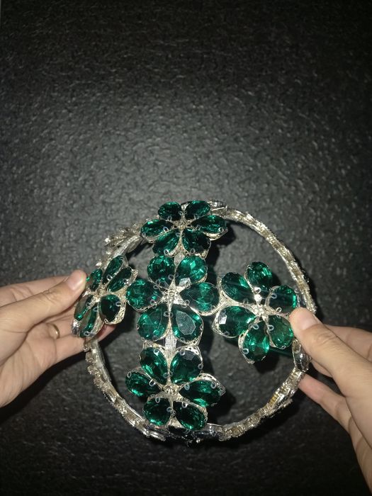 Tillaqosh va diademar eng arzon va sifatli Omona/collection