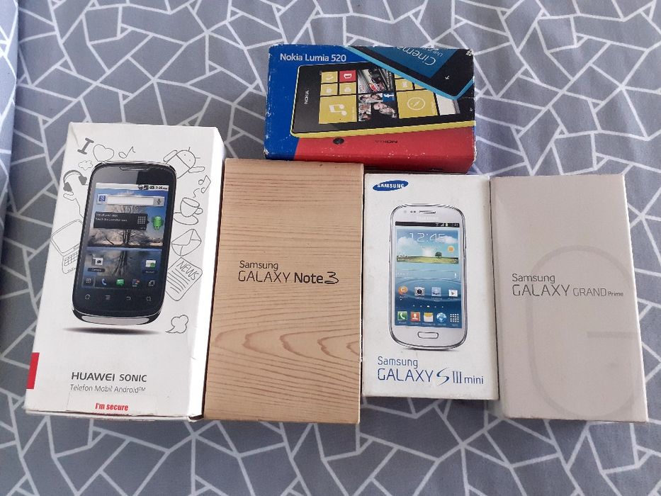 Vînd Schimb 5 Bucăți Cutii Pentru Telefoane