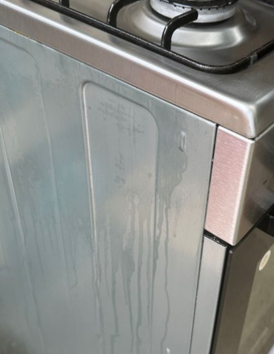 Aragaz Beko cu grill și rotisor