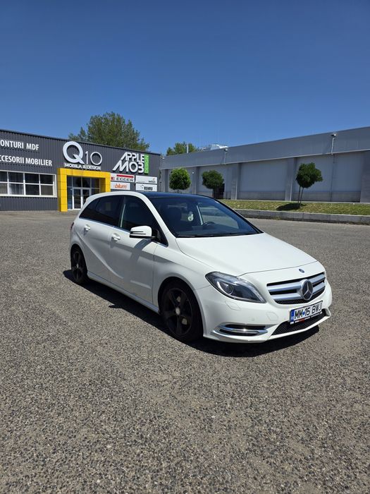 Mercedes-Benz B 180 CDI • 1.8 Motor Mercedes • Panoramic • Xenon • Piele