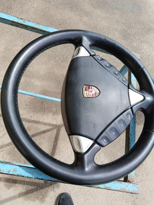 Руль от Порш Каен 957