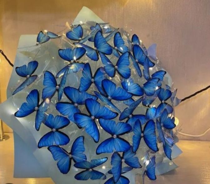 Розочки и бабочки букеты ручная 350000