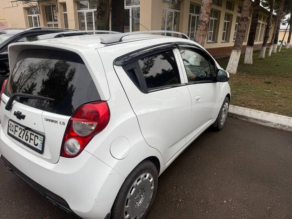 Спарк 15 ат сотилади