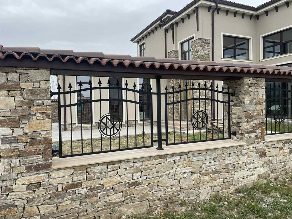 Цялостно изграждане на огради фундамет,метални пана или мрежа