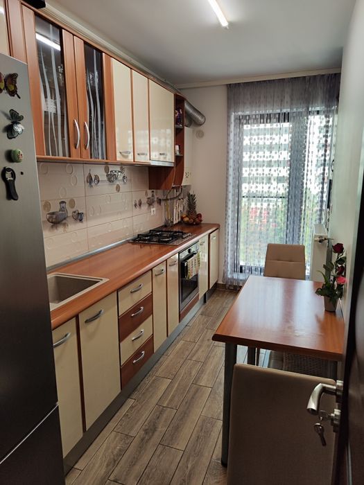 Apartament 3 camere chirie