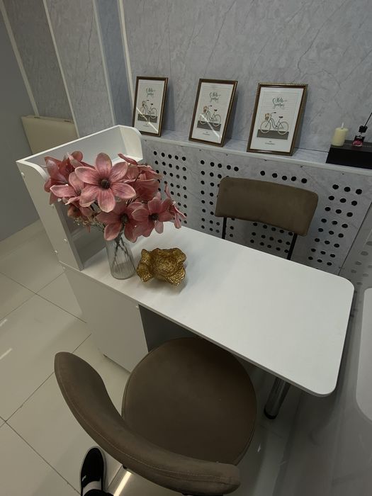 Сдается в аренду маникюрный стол