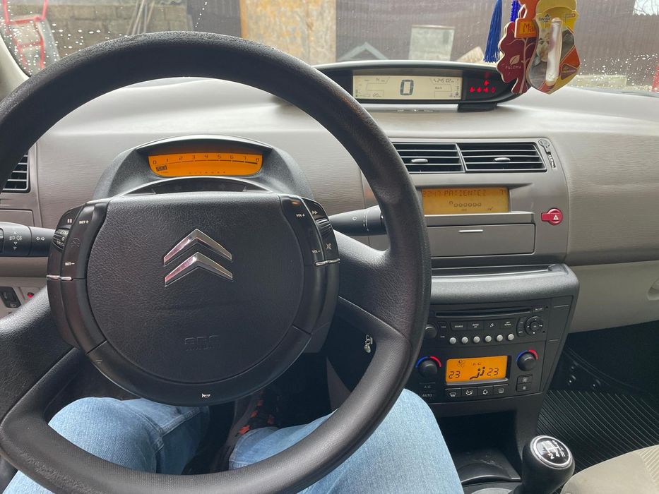 Vând  Citroen  C4