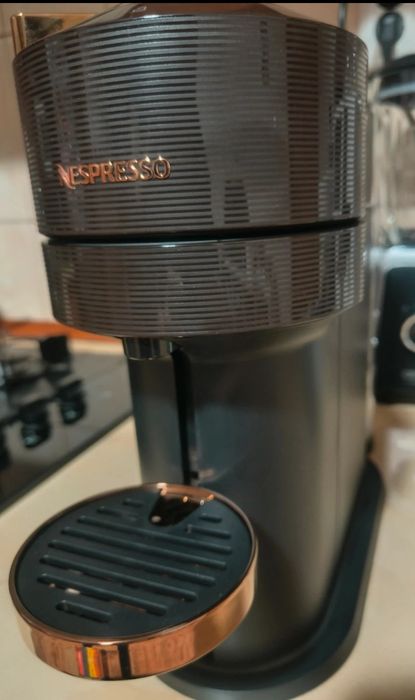 Aparat cafea Nespresso Vertuo
