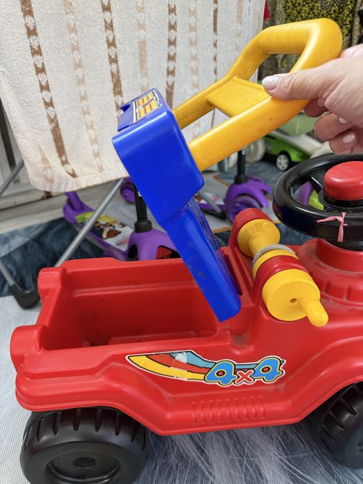 Продам машинки детские