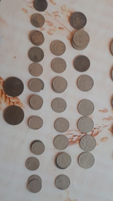 Старые разные монеты