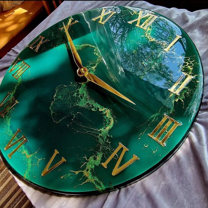 Продам часы ручной работы