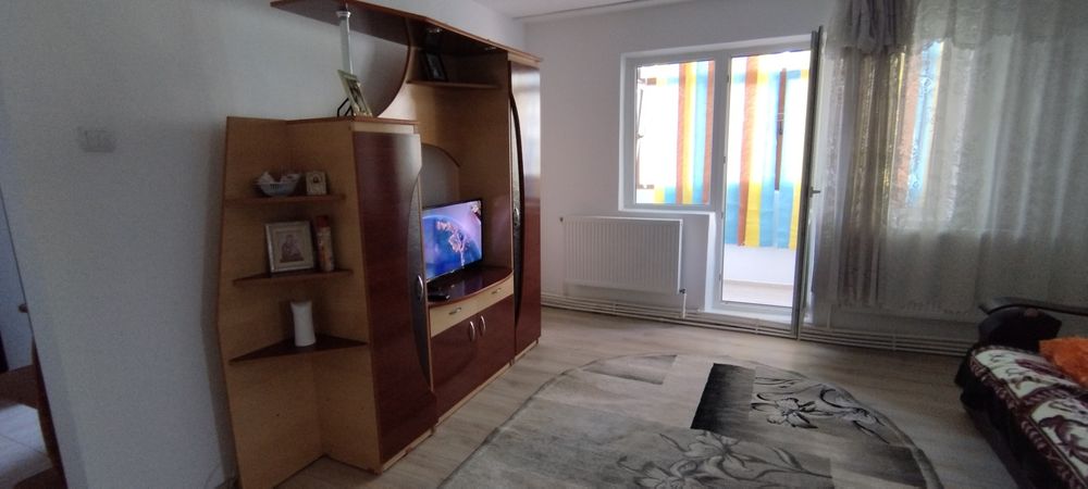 Închiriez apartament 2 camere