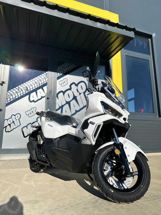 Scuter Sym ADX 125