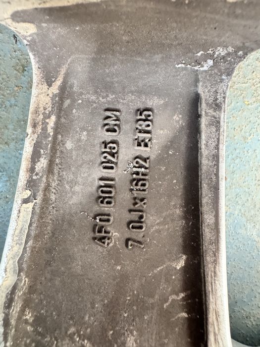 Jante Audi 16” cu anvelope bridgstone de iarna 8mm 205/60R16 96H