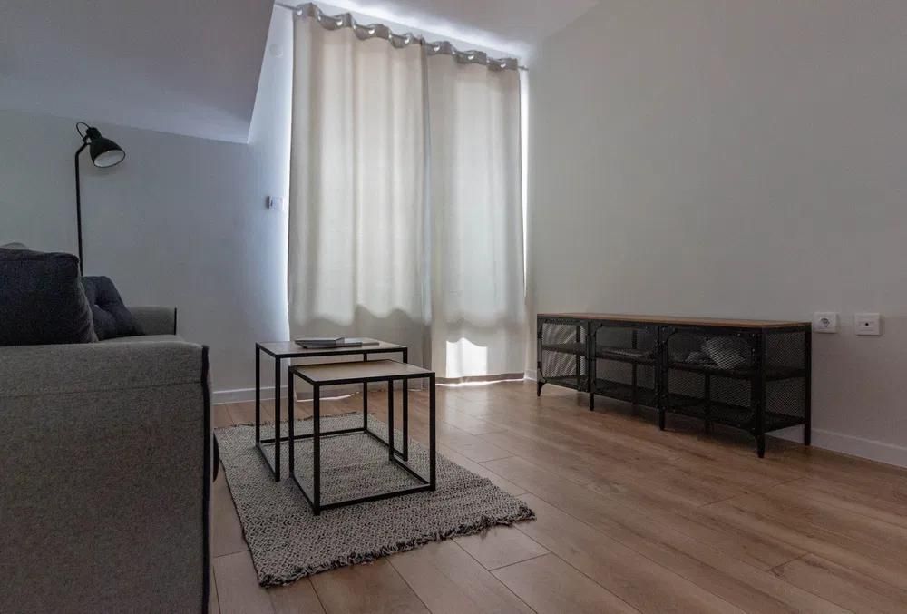 Дава се под наем Двустаен апартамент в Пловдив, Тракия - 70 кв.м за 450 € - Снимка #2