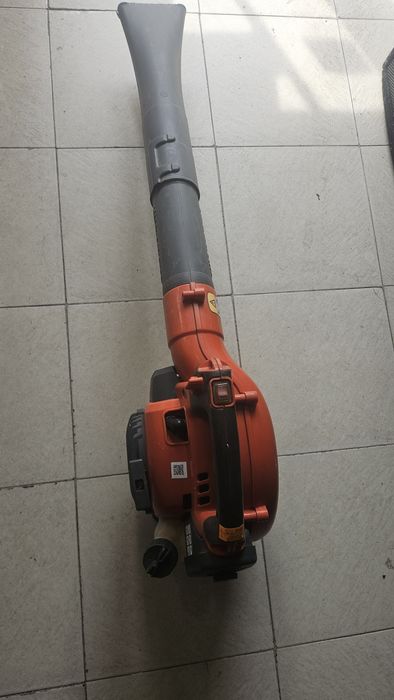 Бензинова духалка за трева Нusqvarna