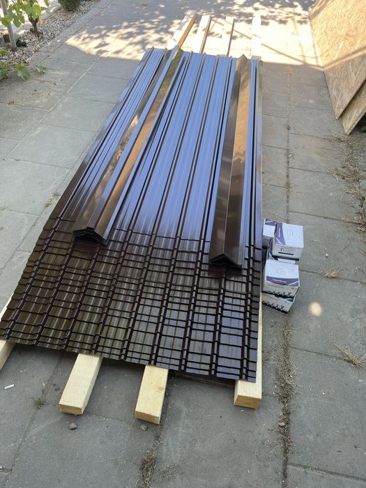 Tabla cutata colorata si zincata