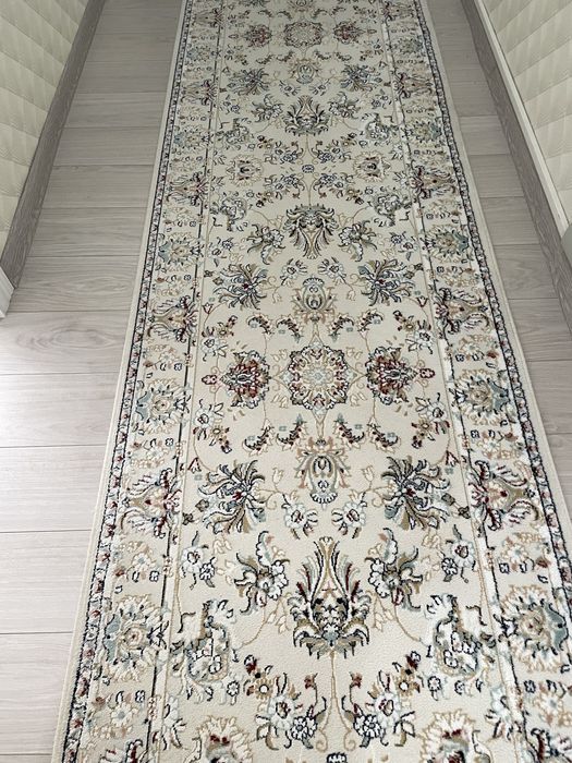 Продается ковер (дорожка) для коридора