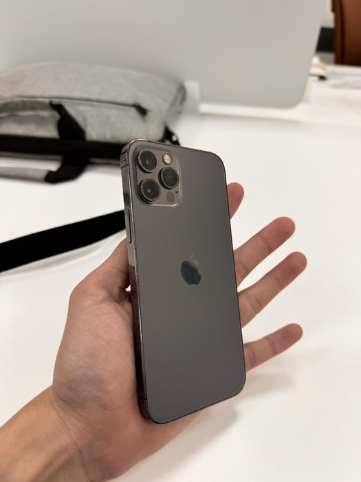 Продам iPhone 12 Pro 128gb 76%