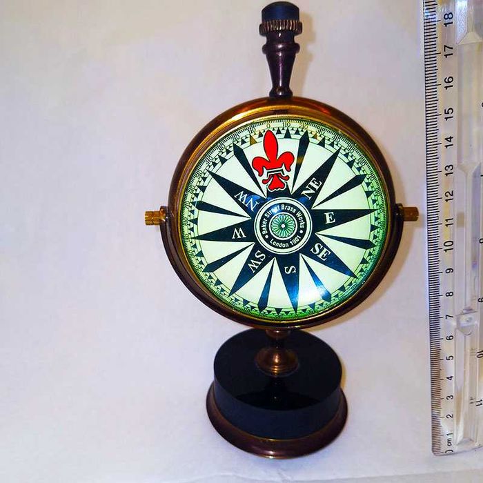 Бронзов часовник с ретро дизайн