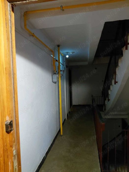 Apartament cu 3 camere decomandat etaj 3