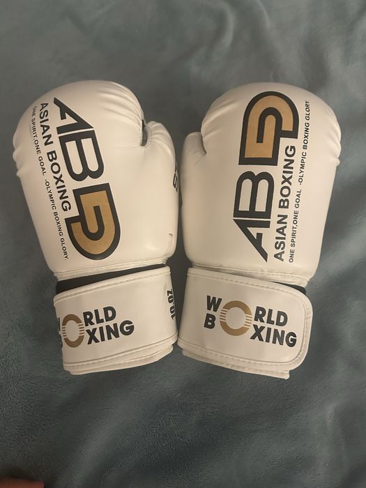 Боксерские перчатки sting world boxing