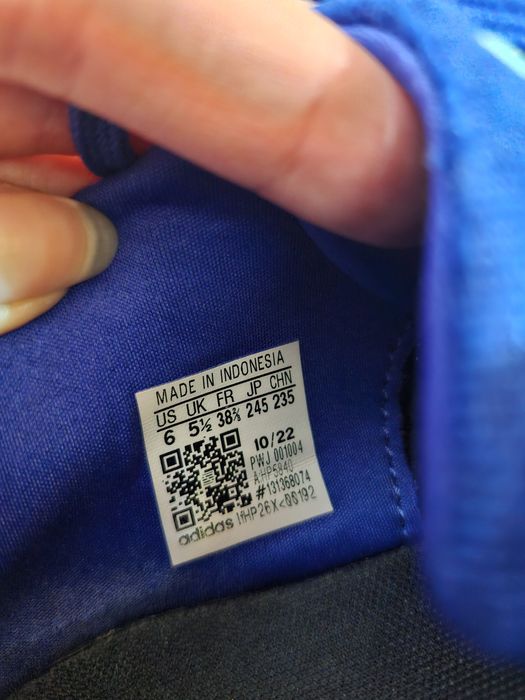 1. Ботуши 2. Adidas черни маратонки 3. Puma 4. Adidas маратонки