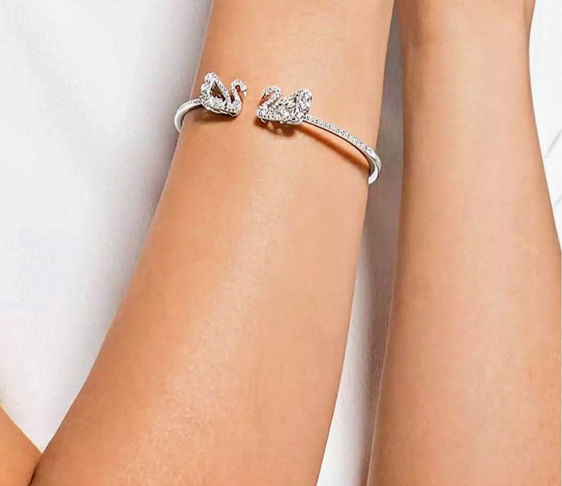 Swarovski "Dancing Swans"