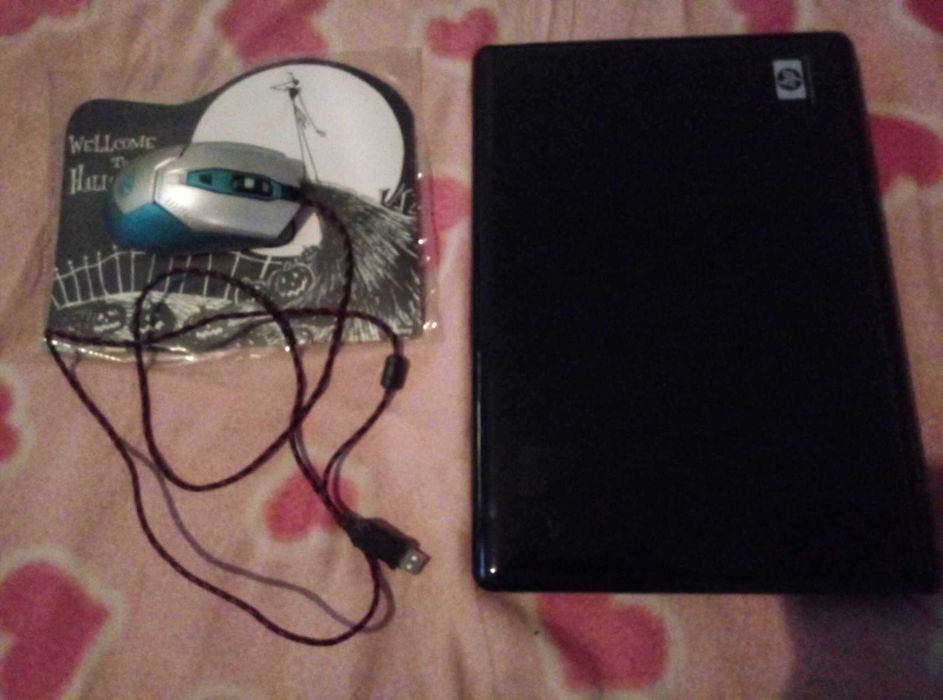 лаптоп 17 инча перфектен