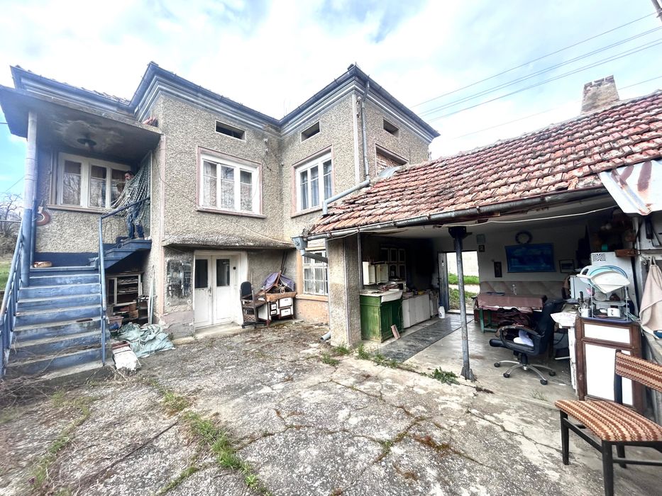 Къща с 3.8 дка в китното село Арковна