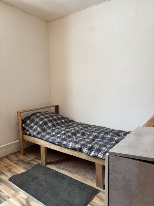 Сдам кровать в общежитии