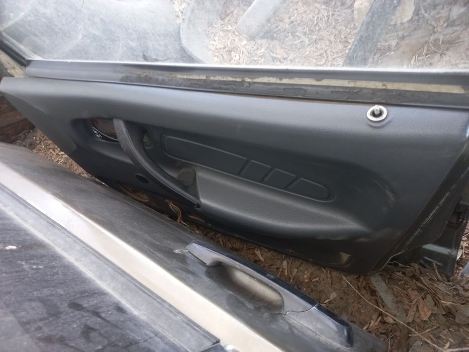 Продам двери в зборе