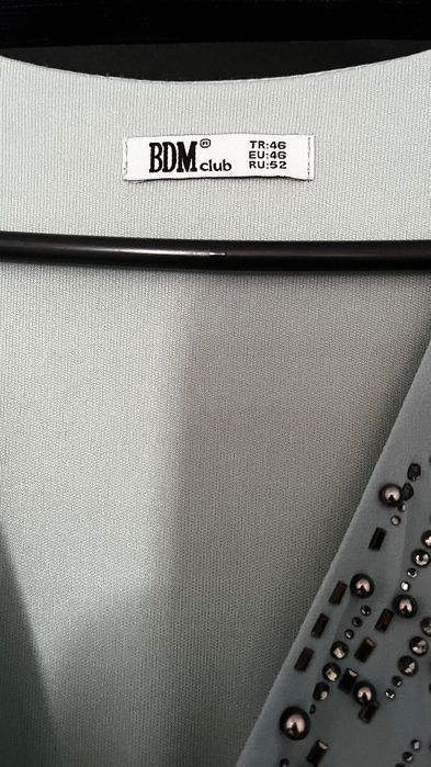 Нова официална рокля с етикет