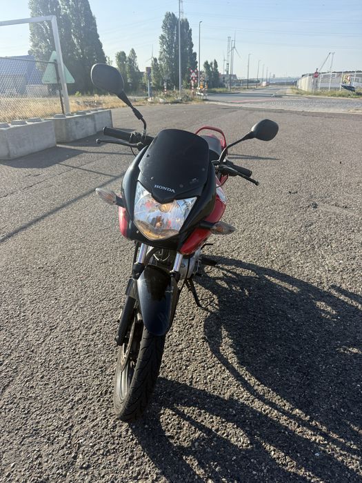 Vand Honda cbf 125 -permis a1 ( 16 ani)