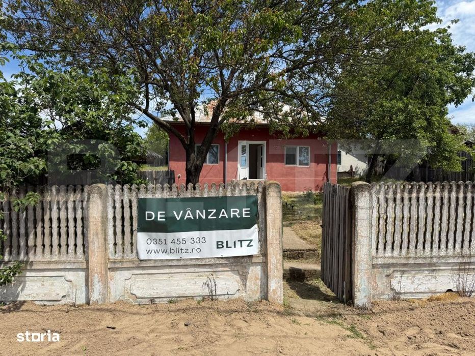 Casa partial renovata, 60 mp, 6000 mp teren, zona Georocu Mare