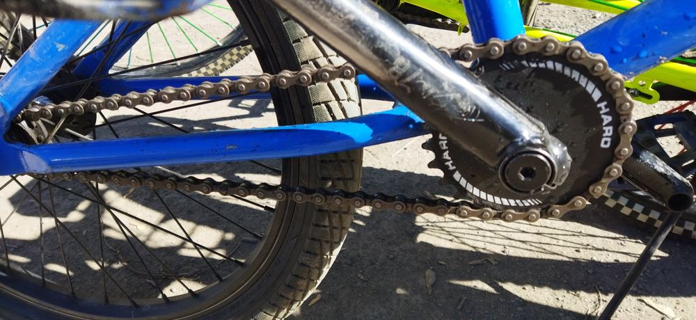 Продаю  велосипед трюковый BMX  HARO