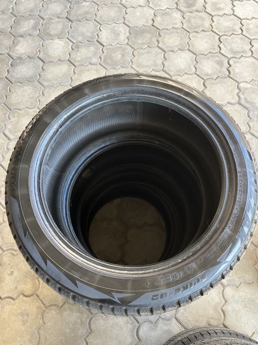 Зимние шины 245/45/18