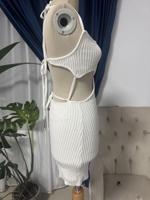 Rochie scurta de plaja Bershka cu decupaje din tricot mărimea S