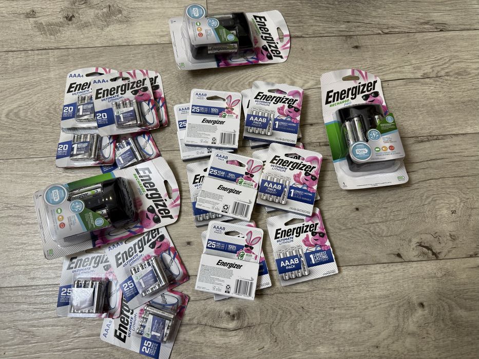 Зарядное устройство Energizer AA и AAA батарей