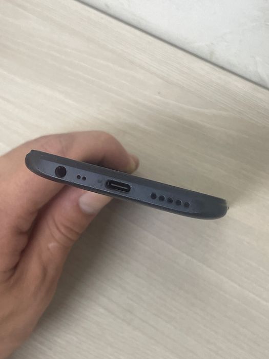 Продам телефон Redmi 8А