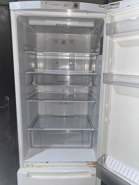Холодильник Hotpoint Ariston сатылады
