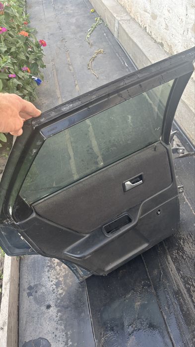 продам дверь ауди 80 б3