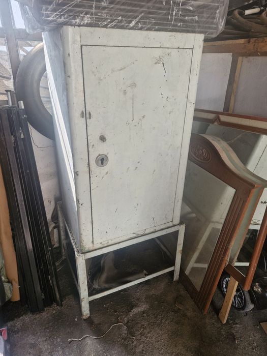 Сейф в отличном состоянии