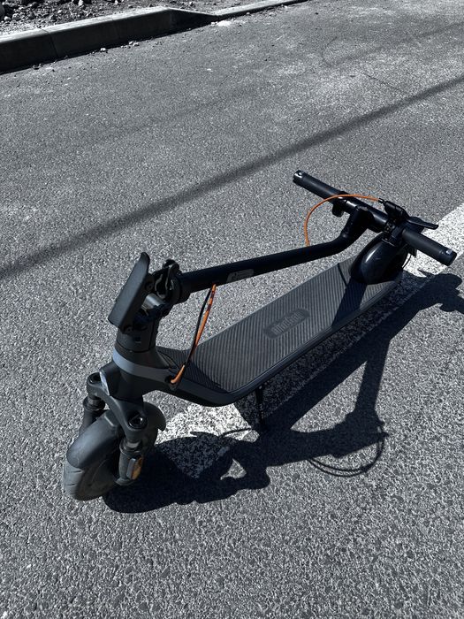 Trotineta electrica Ninebot E2 Plus