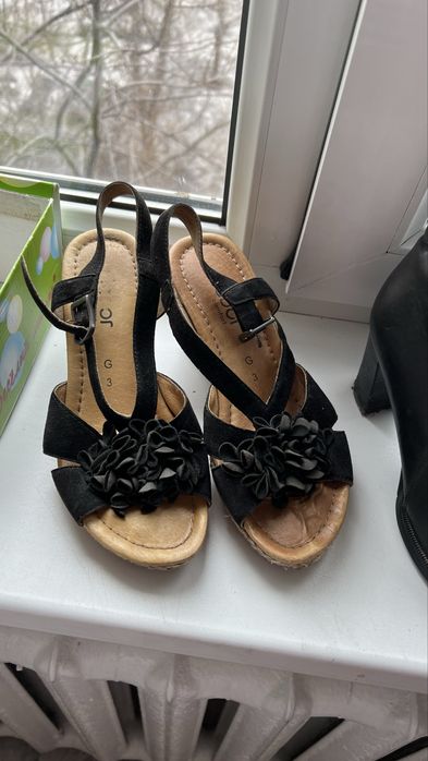 Босоножки, туфли