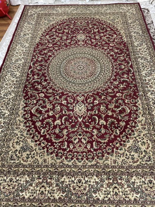 Продам ковер в хорошем состоянии