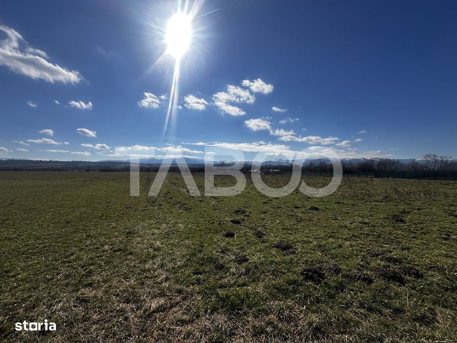 Teren de vanzare 2200 mp cu deschidere de 28 ml