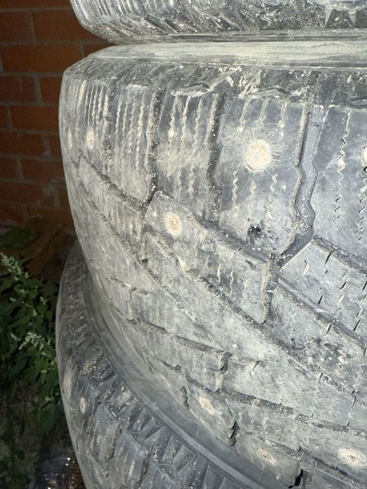 Продам шины комплект 4 штуки