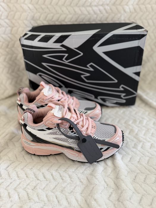 Дамски маратонки нови