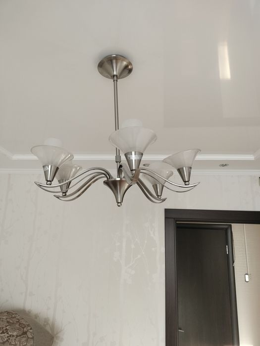 Продам люстры в отл состоянии